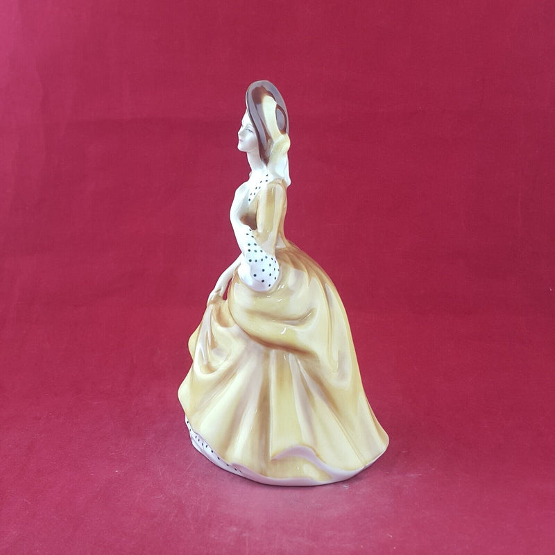 Royal Doulton Figurine HN2275 Sandra - 8508 RD