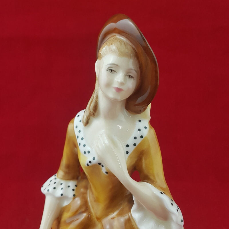 Royal Doulton Figurine HN2275 Sandra - 8508 RD